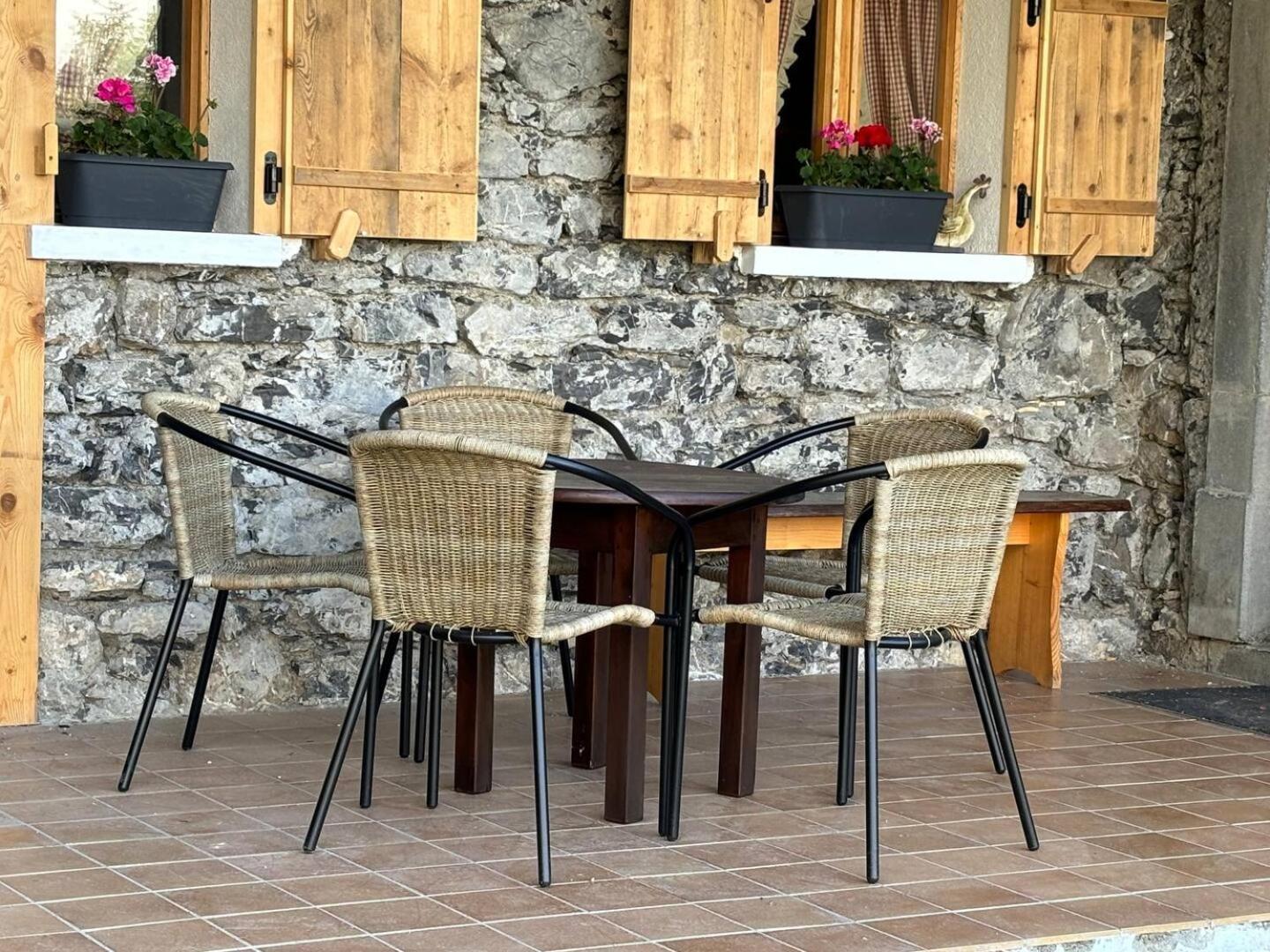 Villa La Ferme A Roger à Montriond Extérieur photo